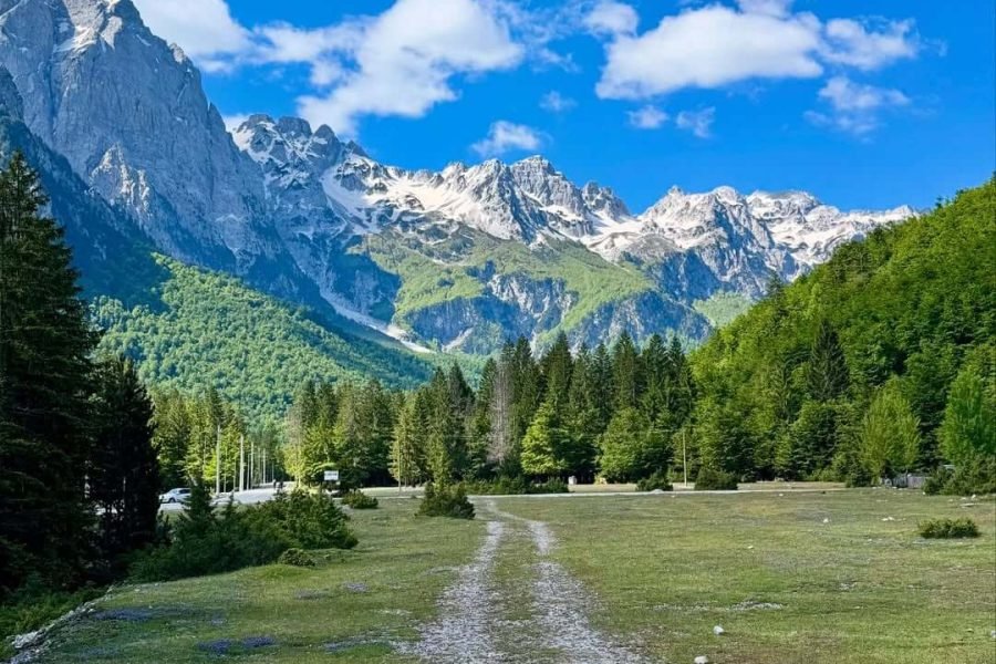 Tour: Komani Lake to Valbona Valley